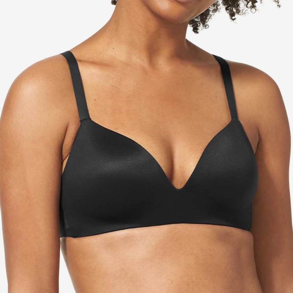 Tommy John Second
Skin Lightly Lined Demi Bra
Black Wireless Size 38C